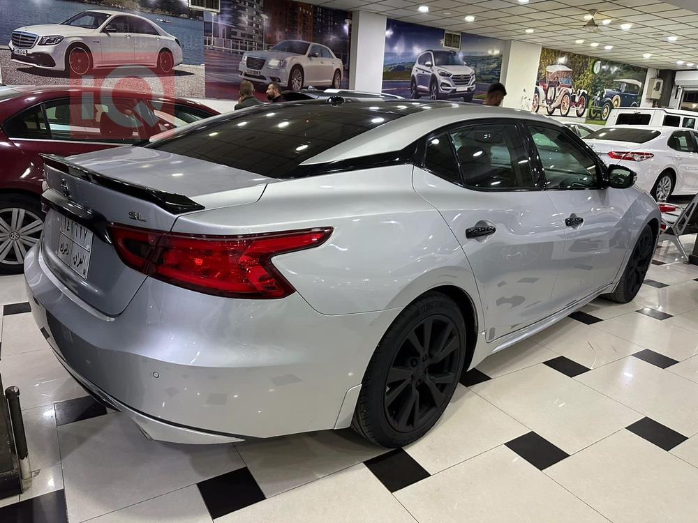 Nissan Maxima